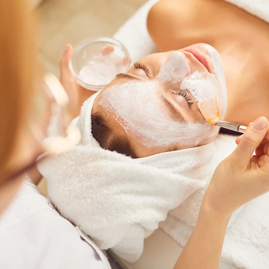 AknoEvit Facial